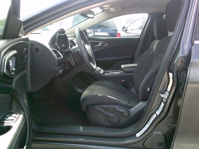 2016 CHRYSLER 200 - Image 10