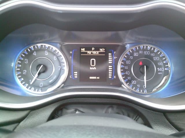 2016 CHRYSLER 200 - Image 15