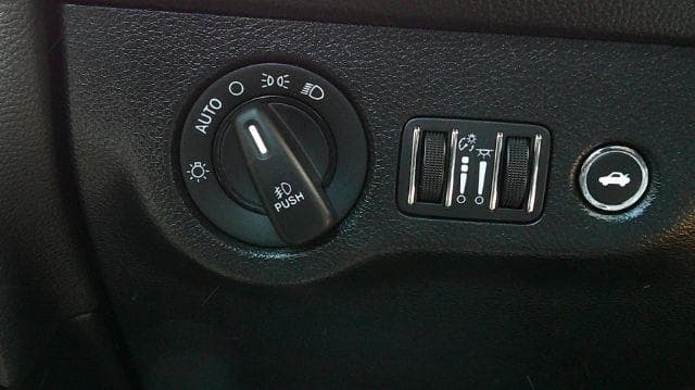 2022 Dodge Challenger - Image 11