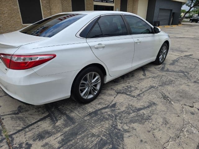 2017 TOYOTA Camry - Image 3