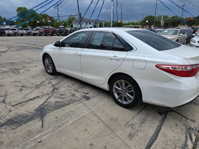 2017 TOYOTA Camry - Image 4