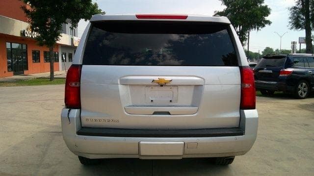 2018 CHEVROLET Suburban - Image 4