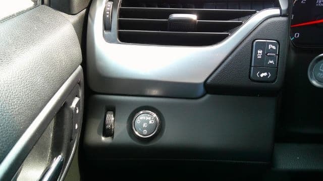 2018 CHEVROLET Suburban - Image 13