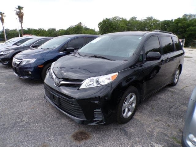 2018 TOYOTA Sienna
