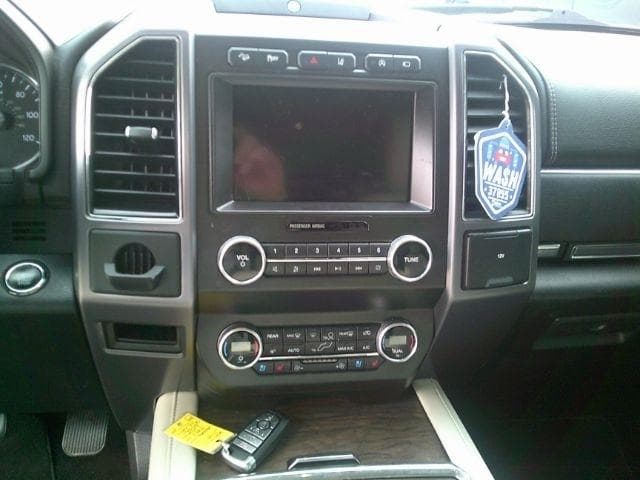 2019 Ford Expedition - Image 12