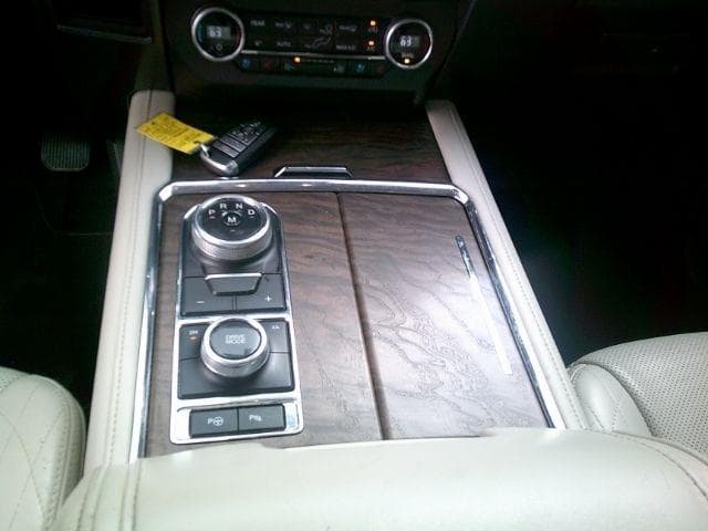 2019 Ford Expedition - Image 13