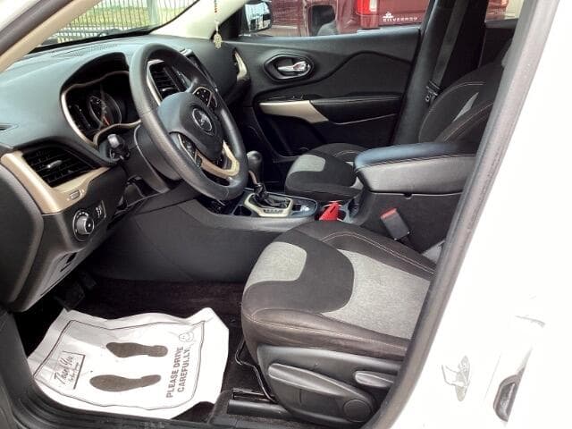 2018 Jeep Cherokee - Image 9