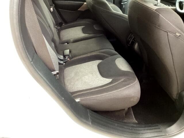 2018 Jeep Cherokee - Image 15