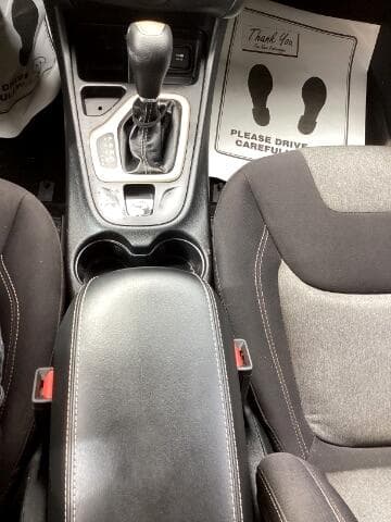 2018 Jeep Cherokee - Image 18