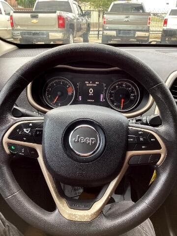 2018 Jeep Cherokee - Image 21