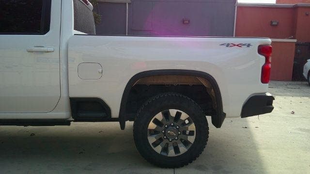 2024 Chevrolet Silverado - Image 3