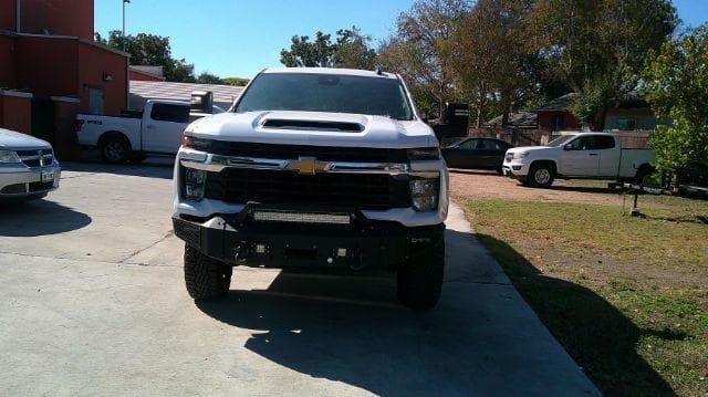 2024 Chevrolet Silverado - Image 16