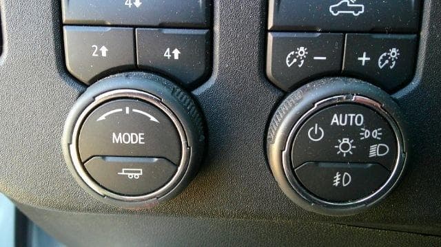 2024 Chevrolet Silverado - Image 20