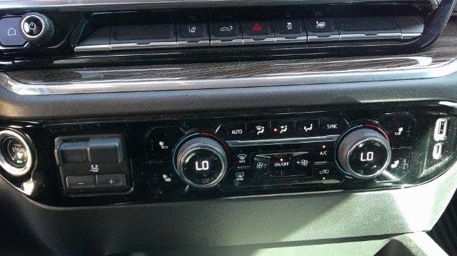 2024 Chevrolet Silverado - Image 23