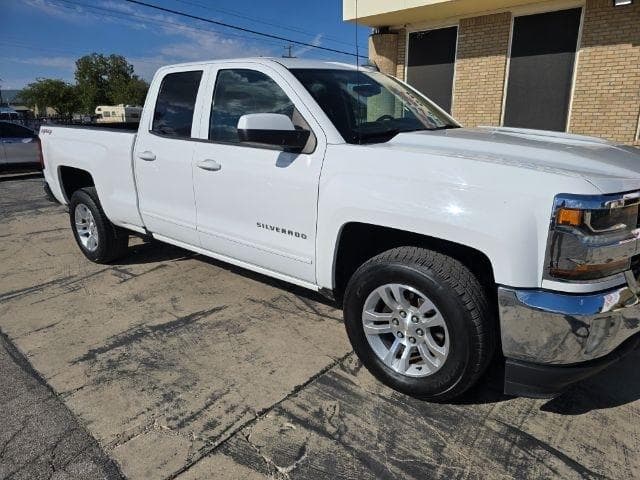 2017 CHEVROLET Silverado - Image 2