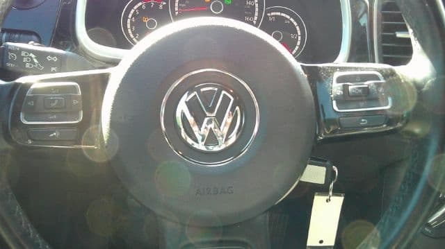 2016 Volkswagen Beetle - Image 4