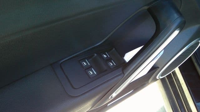 2016 Volkswagen Beetle - Image 10