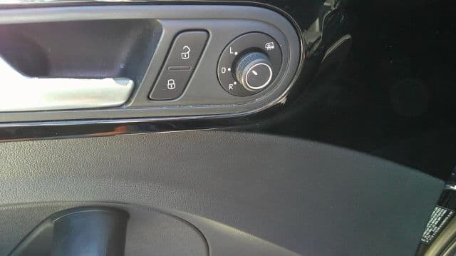 2016 Volkswagen Beetle - Image 11