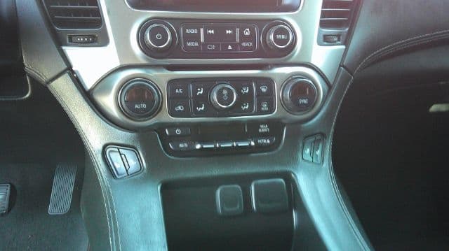 2020 Chevrolet Suburban - Image 10