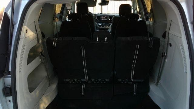 2023 Chrysler Voyager - Image 4