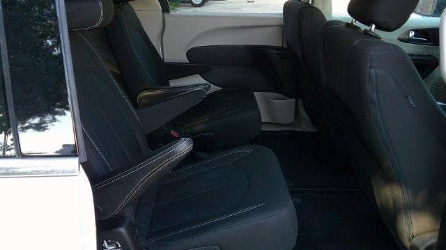 2023 Chrysler Voyager - Image 12