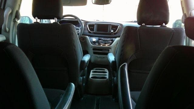 2023 Chrysler Voyager - Image 16