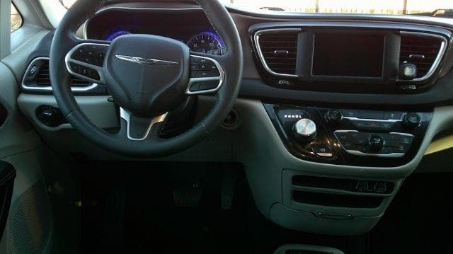 2023 Chrysler Voyager - Image 19