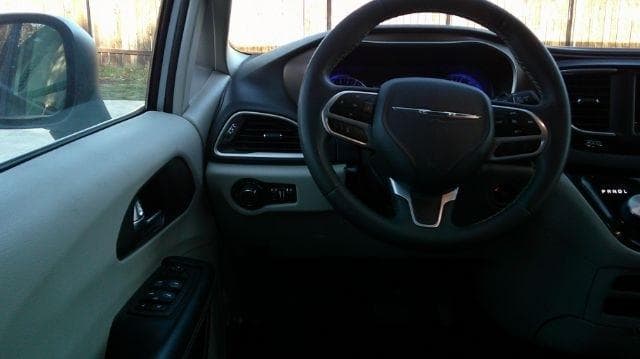 2023 Chrysler Voyager - Image 20