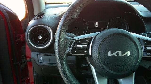 2023 Kia Forte - Image 8