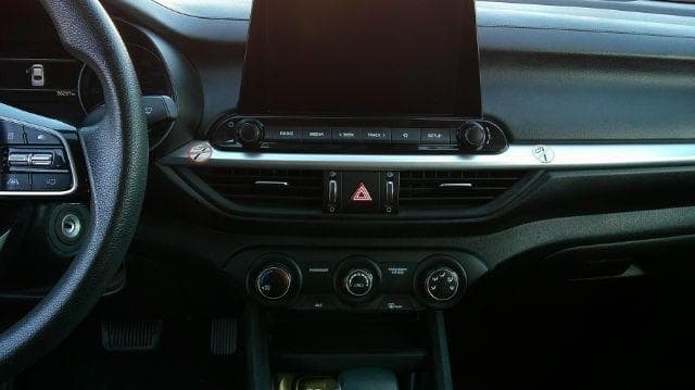 2023 Kia Forte - Image 10