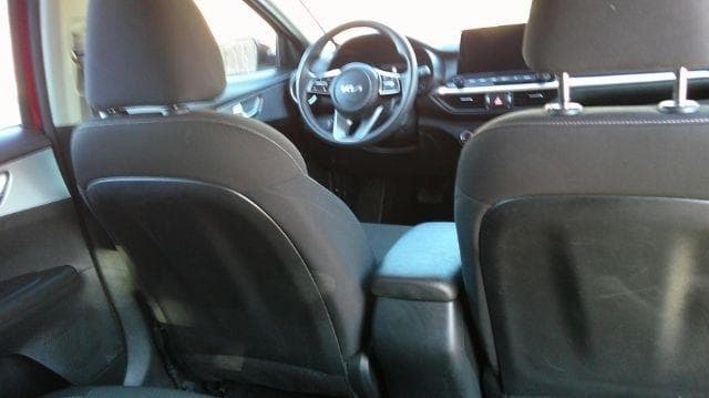 2023 Kia Forte - Image 13