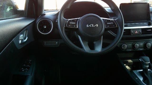 2023 Kia Forte - Image 15