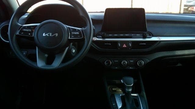 2023 Kia Forte - Image 16