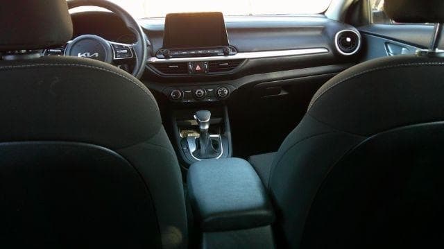 2023 Kia Forte - Image 17
