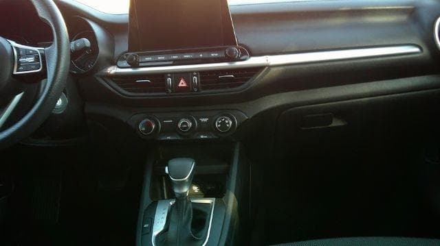 2023 Kia Forte - Image 19