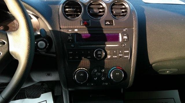 2010 Nissan Altima - Image 8