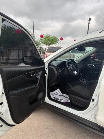 2019 NISSAN Rogue - Image 9