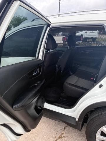 2019 NISSAN Rogue - Image 16