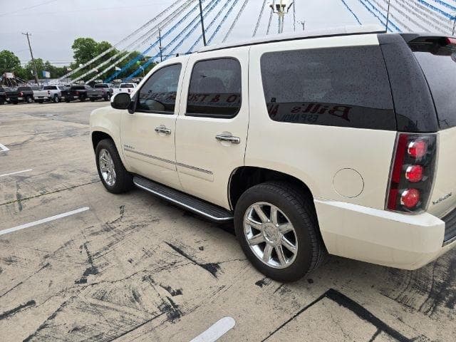 2013 GMC Yukon - Image 4