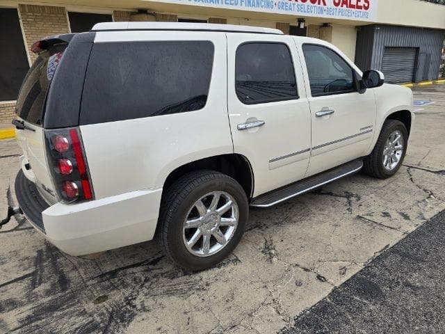 2013 GMC Yukon - Image 5