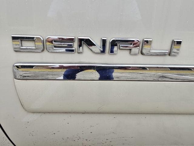 2013 GMC Yukon - Image 17