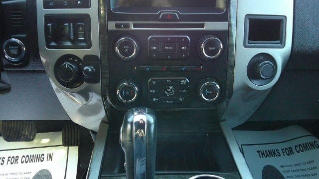 2017 FORD Expedition - Image 9