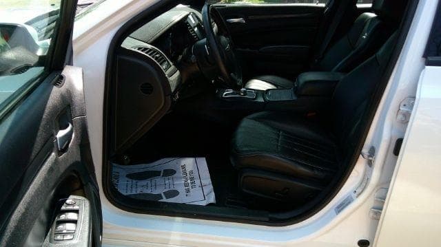 2015 CHRYSLER 300 - Image 7