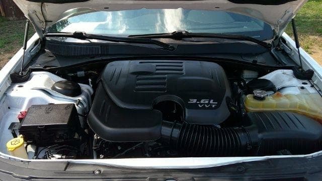 2015 CHRYSLER 300 - Image 18