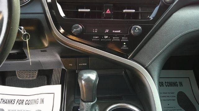 2021 TOYOTA Camry - Image 11