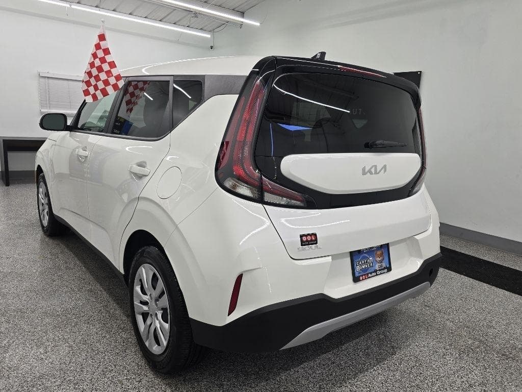 2023 Kia Soul - Image 2