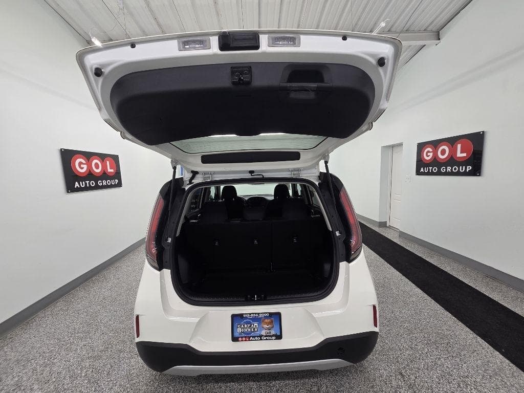 2023 Kia Soul - Image 12