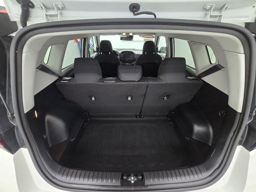 2023 Kia Soul - Image 13