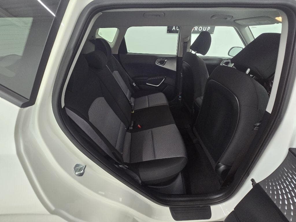 2023 Kia Soul - Image 16