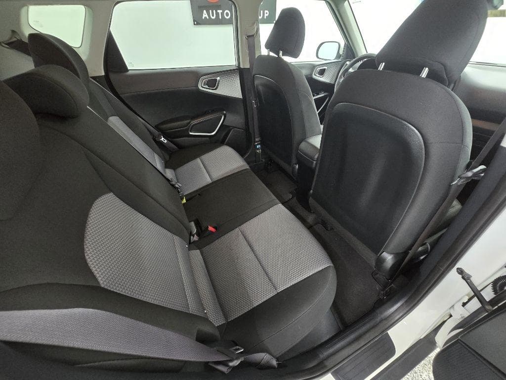 2023 Kia Soul - Image 17